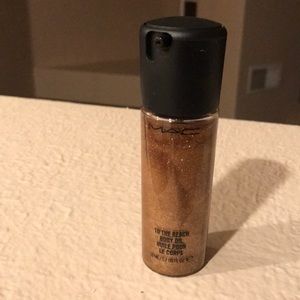 MAC body oil